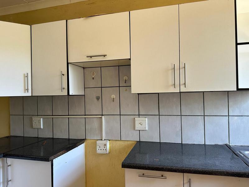 6 Bedroom Property for Sale in Mthata Eastern Cape